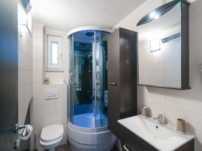 Holiday house Villa Homeland - Five-Bedroom Home - Features photo 13