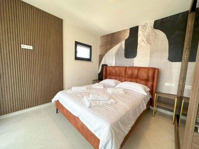 Apartment Three-Bedroom Penthouse (The Riviera Three) -S3 - Features photo 18