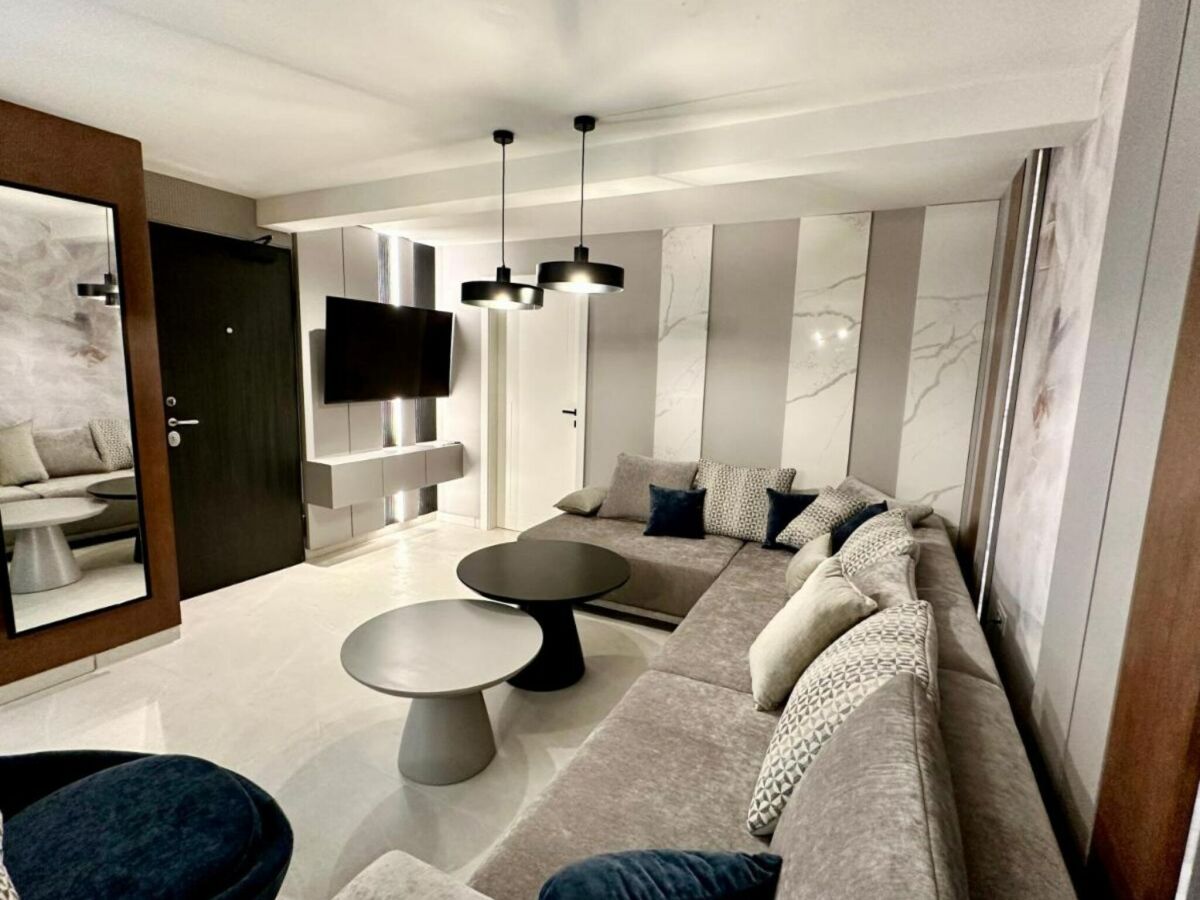 Apartment Two-Bedroom Apartment with private pool (The Bayfront One) -S5 - Features photo 3