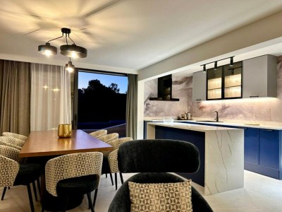 Apartment Two-Bedroom Apartment with private pool (The Bayfront One) -S5 - Features photo 9