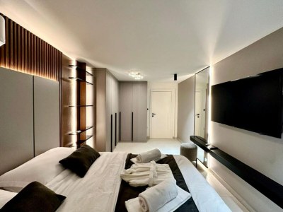 Apartment Two-Bedroom Apartment with private pool (The Bayfront One) -S5 - Features photo 13