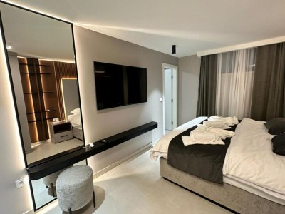 Apartment Two-Bedroom Apartment with private pool (The Bayfront One) -S5 - Features photo 15