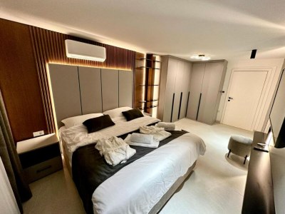 Apartment Two-Bedroom Apartment with private pool (The Bayfront One) -S5 - Features photo 18