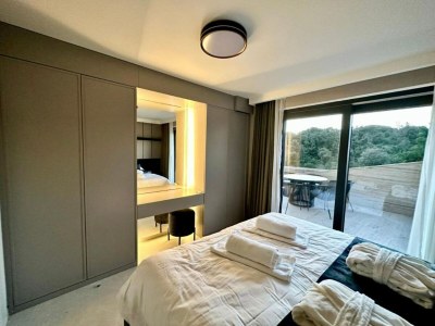 Apartment Two-Bedroom Apartment with private pool (The Bayfront One) -S5 - Features photo 19