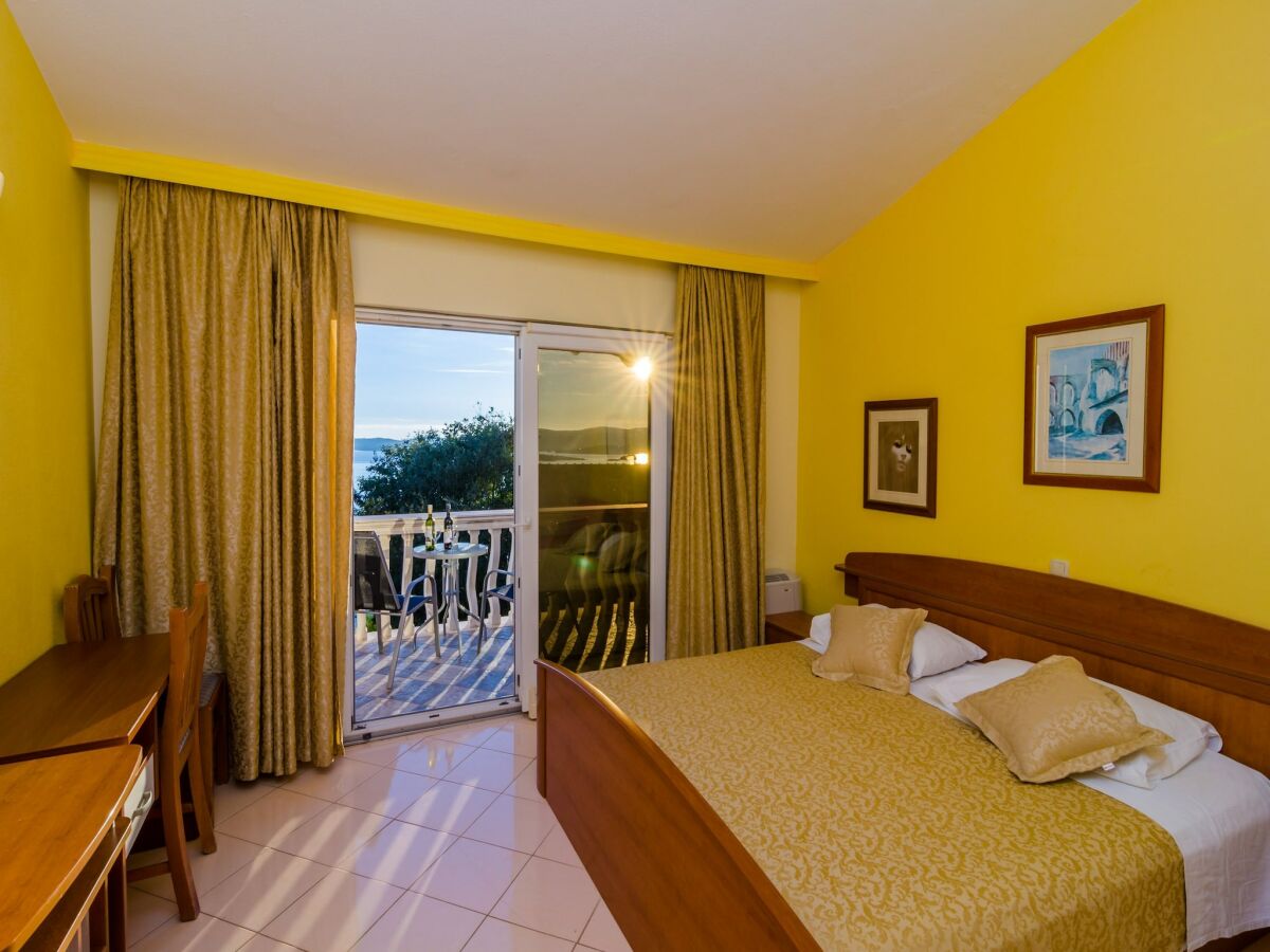 Apartment Hotel Pansion Villa Antonio - Two Bedroom Suite with Balcony and Garden View 17 - Features photo 5