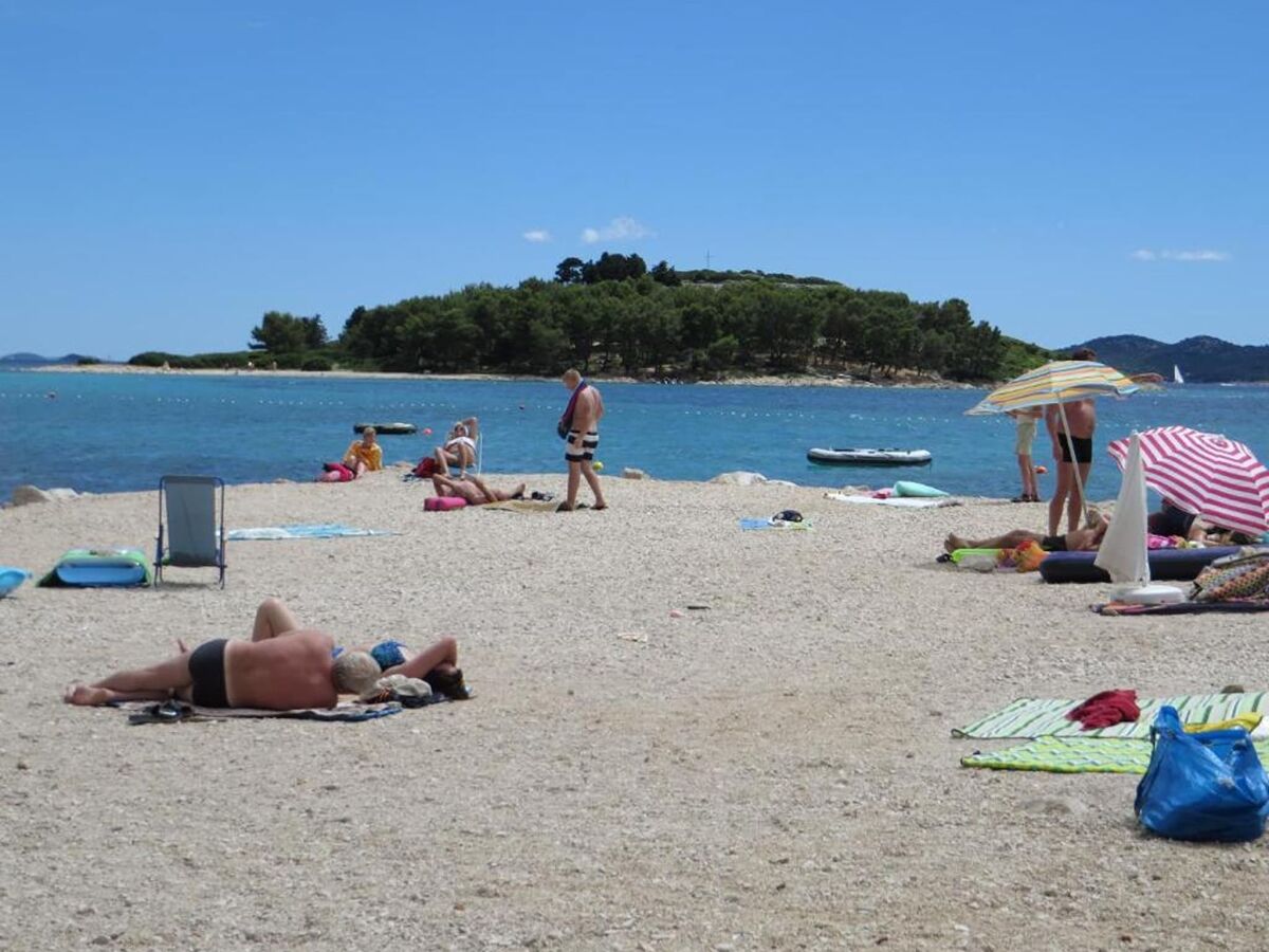 Apartment Apartments A&N Pakoštane - One Bedroom Apartment with Sea View and Balcony (A1) - Outdoor photo 2