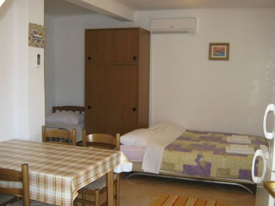 Apartment Beachfront Mastrinka Apartments with Sea View - Studio Apartment with Terrace and Sea View - Features photo 4