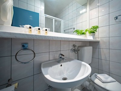 Apartment Hotel Issa - Double Room Sea View 1 - Features photo 46