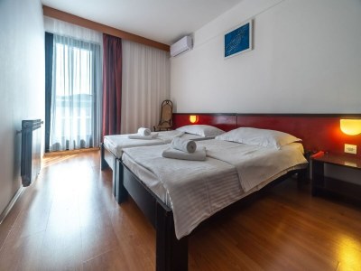 Apartment Hotel Issa - Double Room Sea View 3 - Features photo 27