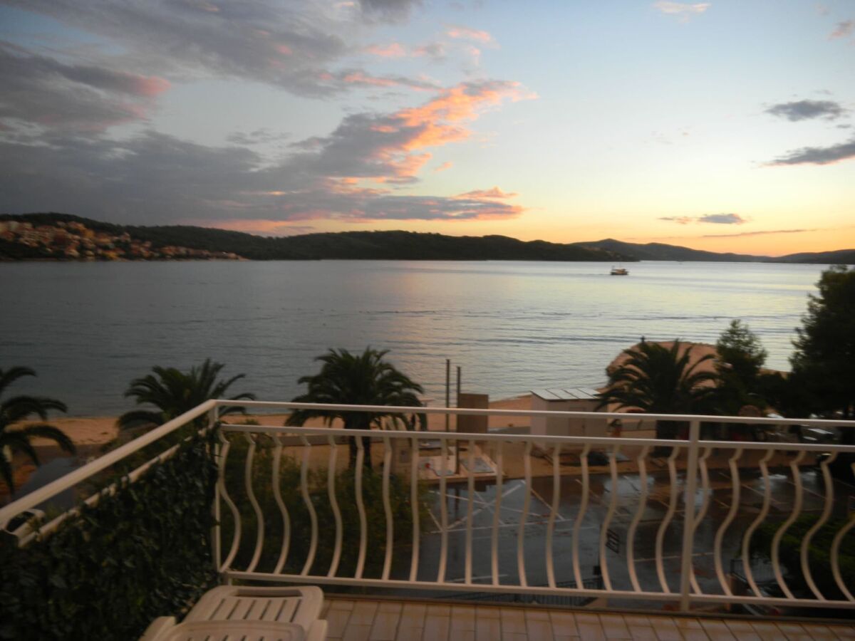 Apartment Three Bedroom Apartment with Sea View and Terrace - Outdoor photo 2