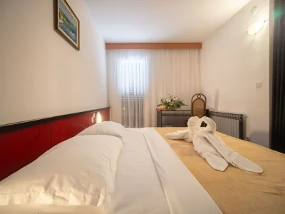 Apartment Hotel Issa - Double Room Sea View 4 - Features photo 26