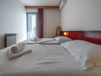 Apartment Hotel Issa - Double Room Sea View 4 - Features photo 36