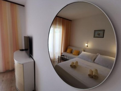 Apartment One Bedroom Apartment with Sea View and Terrace - Features photo 7