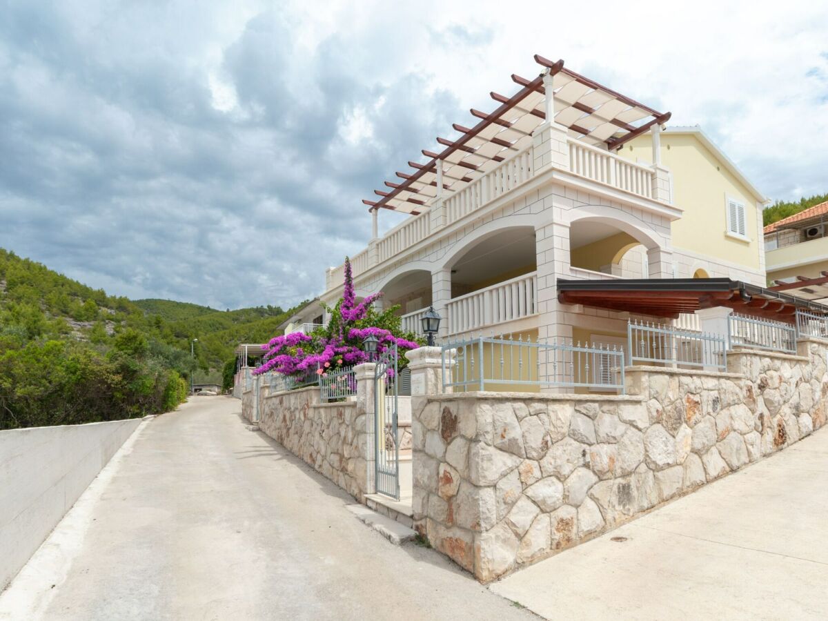 Villa Modern Villa with Pool - Outdoor photo 2