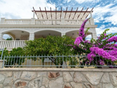 Villa Modern Villa with Pool - Outdoor photo 5