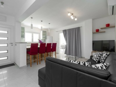 Villa Modern Villa with Pool - Features photo 17