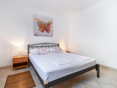 Apartment Three Bedroom Apartment with Terrace - Features photo 8