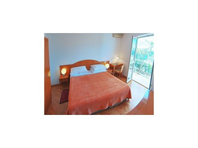 Apartment Apartments Sipa - Garden One Bedroom Apartment with Balcony and Partial Sea View (Apartman C) - Features photo 6