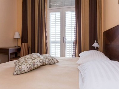 Apartment Apartments Sipa - Superior Two Bedroom Apartment with Balcony and Sea View (Apartman F) - Features photo 17