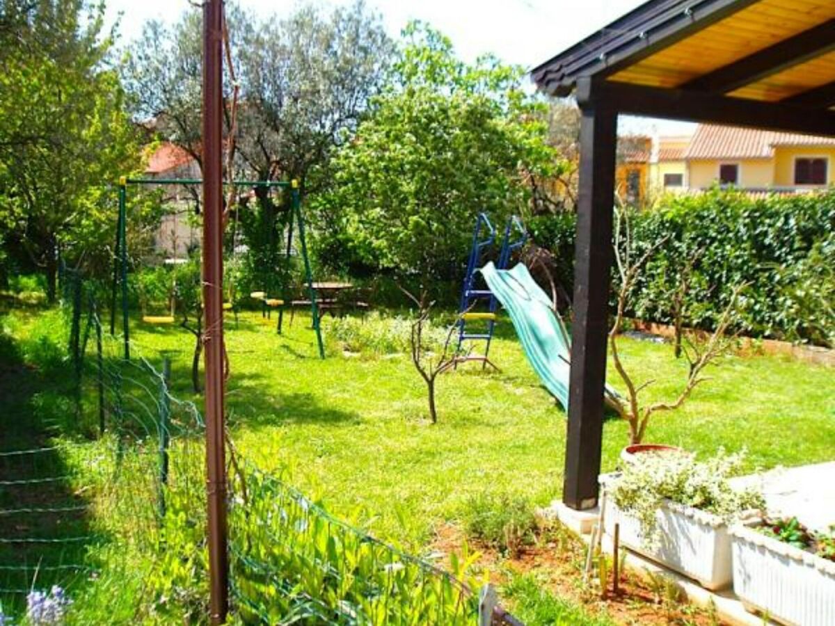 Apartment Apartmetns Villa Dina 2