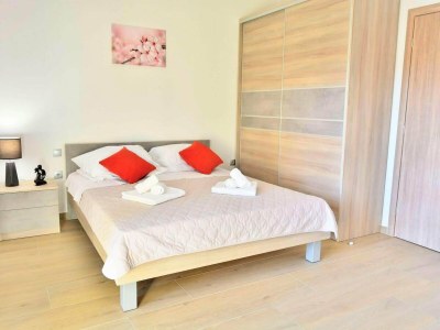 Apartment Fancy Apartments Dream - Modern One Bedroom Apartment with Balcony and Sea View ( 3 ) - Features photo 9