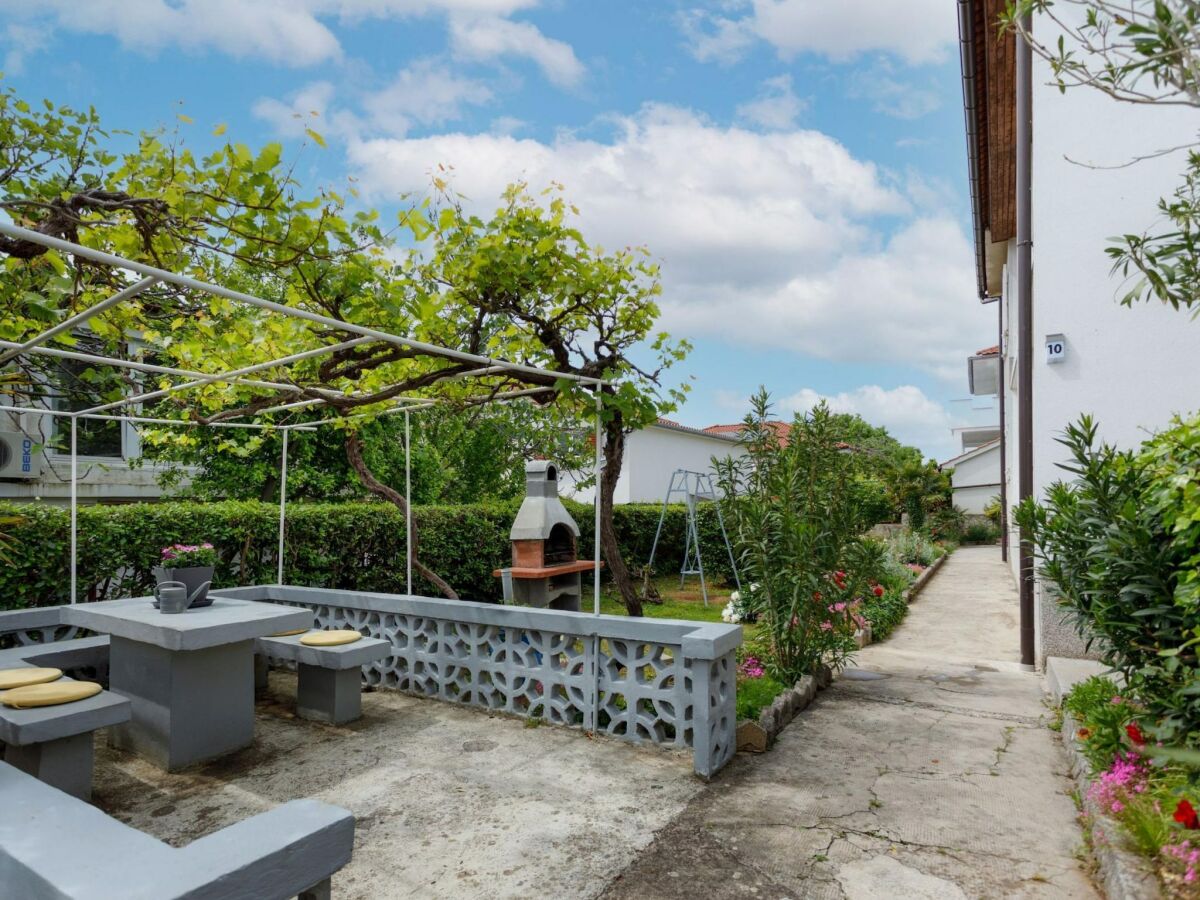 Apartment Charming and Tranquil Krk Center Apartment - One Bedroom Apartment with Balcony - Outdoor photo 3