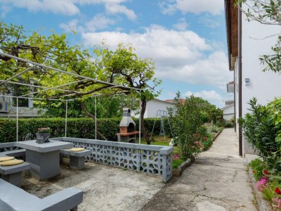 Apartment Charming and Tranquil Krk Center Apartment - One Bedroom Apartment with Balcony - Outdoor photo 3