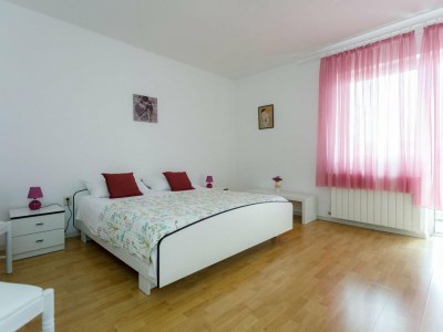 Apartment Charming and Tranquil Krk Center Apartment - One Bedroom Apartment with Balcony - Features photo 11