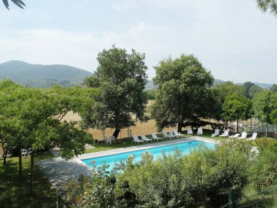 Apartment Countryside retreat with pool, Mantignana - Outdoor photo 8