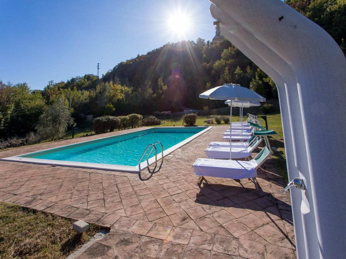 Apartment Hilltop apartment with swimming pool - Outdoor photo 2