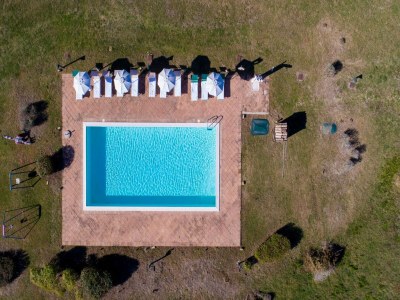 Apartment Hilltop apartment with swimming pool - Outdoor photo 12