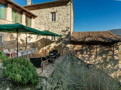 Apartment Hilltop apartment with swimming pool - Outdoor photo 18