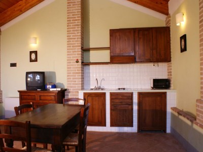 Apartment Hilltop apartment with swimming pool - Features photo 31