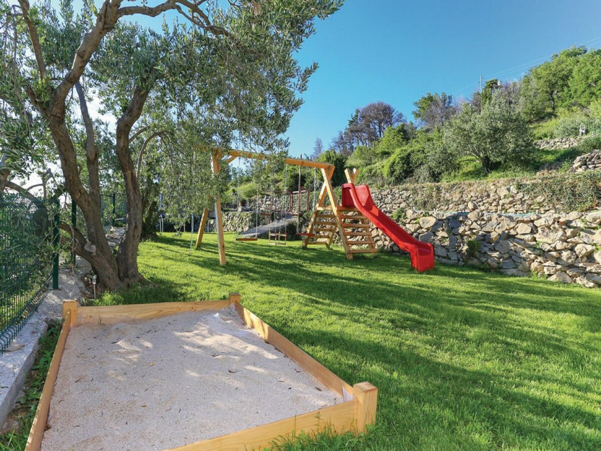 Villa Apartment Villa IN - Four-Bedroom Apartment with Private Pool - Outdoor photo 2