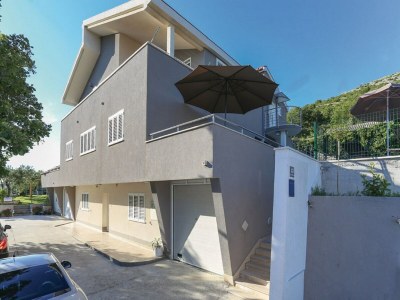 Villa Apartment Villa IN - Four-Bedroom Apartment with Private Pool - Outdoor photo 5