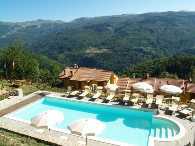 Chalet Alpine Getaway in Tuscany - Outdoor photo 11
