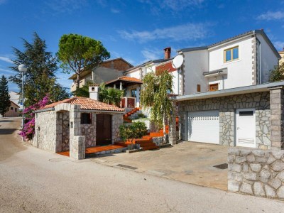 Apartment Lovely Sea View Apartments Krk - Comfort One Bedroom Apartment with Sea View in Vrh - Apartment