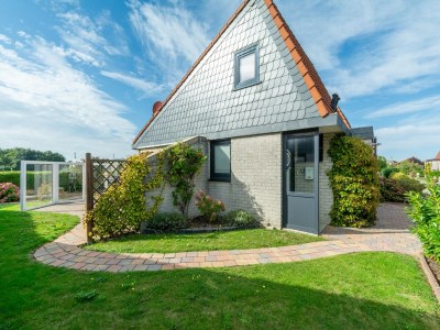 Holiday house Lovely holiday home in Julianadorp - Holiday house