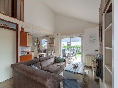 Holiday house Lovely holiday home in Julianadorp - Outdoor photo 12