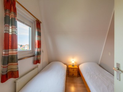 Holiday house Lovely holiday home in Julianadorp - Outdoor photo 18