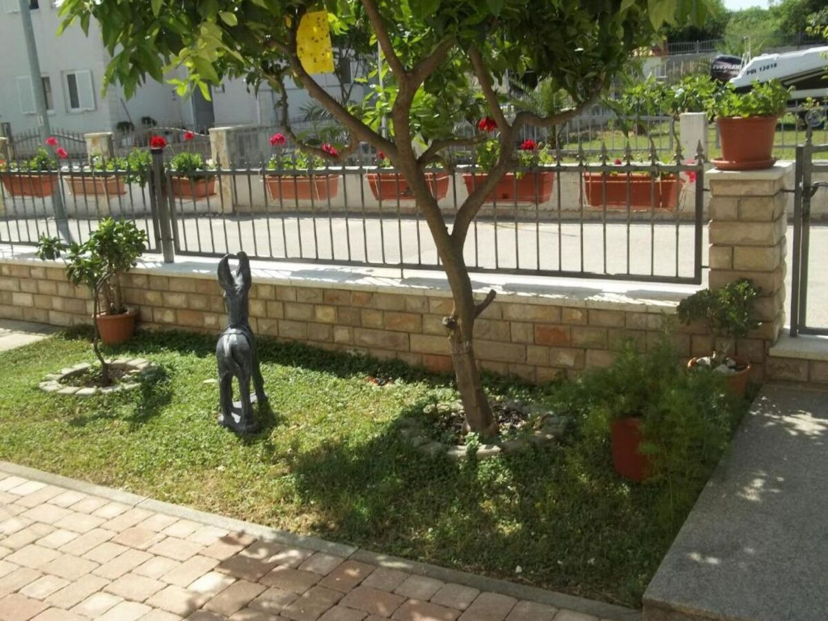 Apartment Peaceful Apartments With Style  - Two Bedroom Bedroom Apartment - Outdoor photo 2