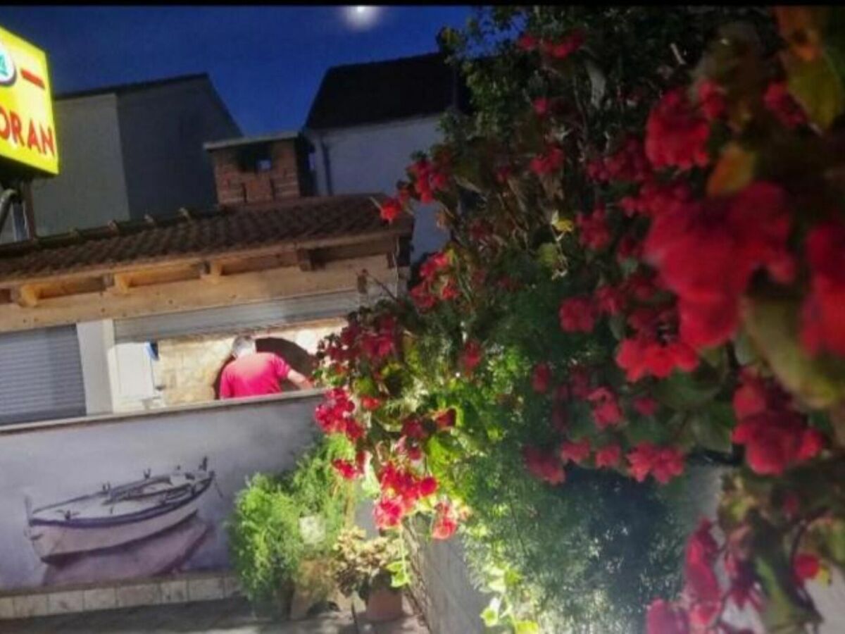 Apartment Peaceful Apartments With Style - Classsic Two Bedroom Apartment - Outdoor photo 5