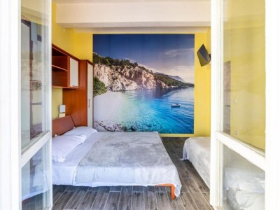 Apartment Apartments Ribarević - Three Bedroom Apartment With Terrace and Sea View - Features photo 14