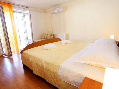 Apartment One-Bedroom Apartment With Terrace And Sea View (A1) - Features photo 7