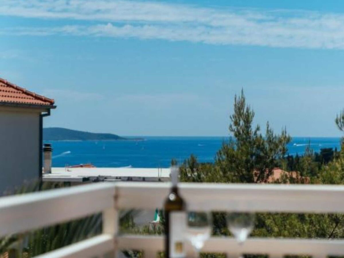 Apartment Apartments Trogrlić - One-Bedroom Apartment with Balcony - Outdoor photo 4