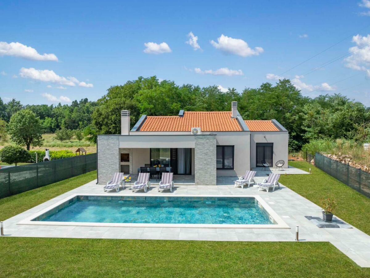 Villa Three Bedroom Villa with Swimming Pool