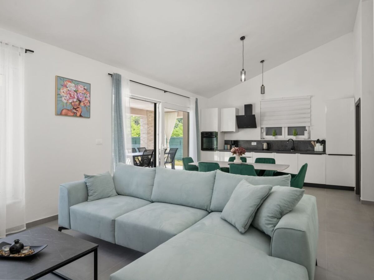 Villa Three Bedroom Villa with Swimming Pool - Features photo 3