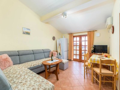 Apartment Apartment in Fažana near the Beach - Features photo 16