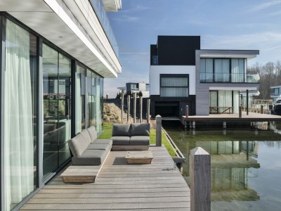 Holiday park Water Villa in Zeeland by Lake Veere - Outdoor photo 7