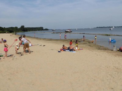 Holiday park Villa by Lake Veere with Stunning Water Views - Environment photo 24